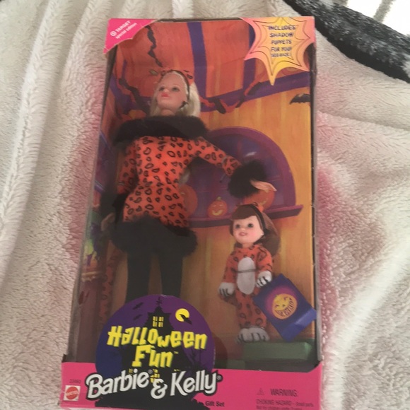 halloween fun barbie and kelly